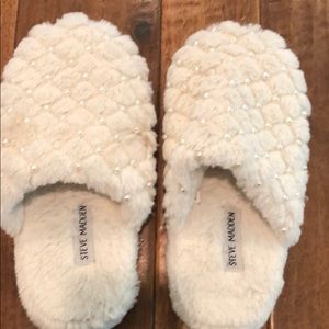 Steve Madden slippers